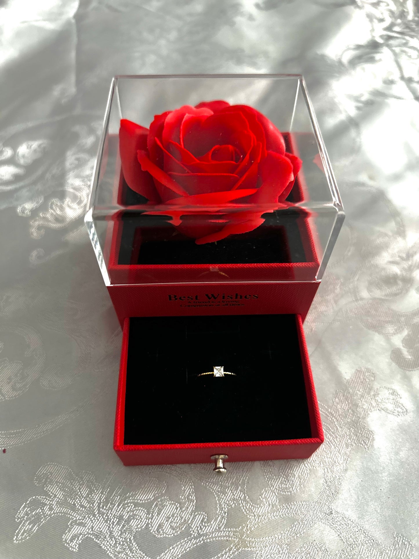 Boîte rose éternelle + bague